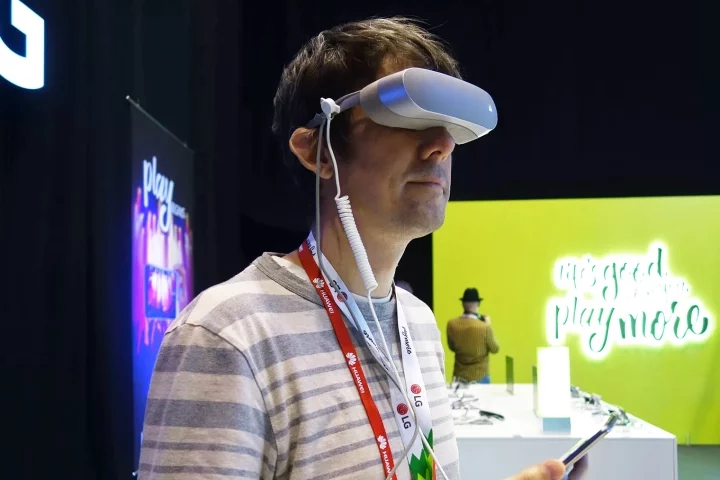 The LG 360 VR is the most compact and lightweight VR headset yet, but how does it measure up against its rivals?