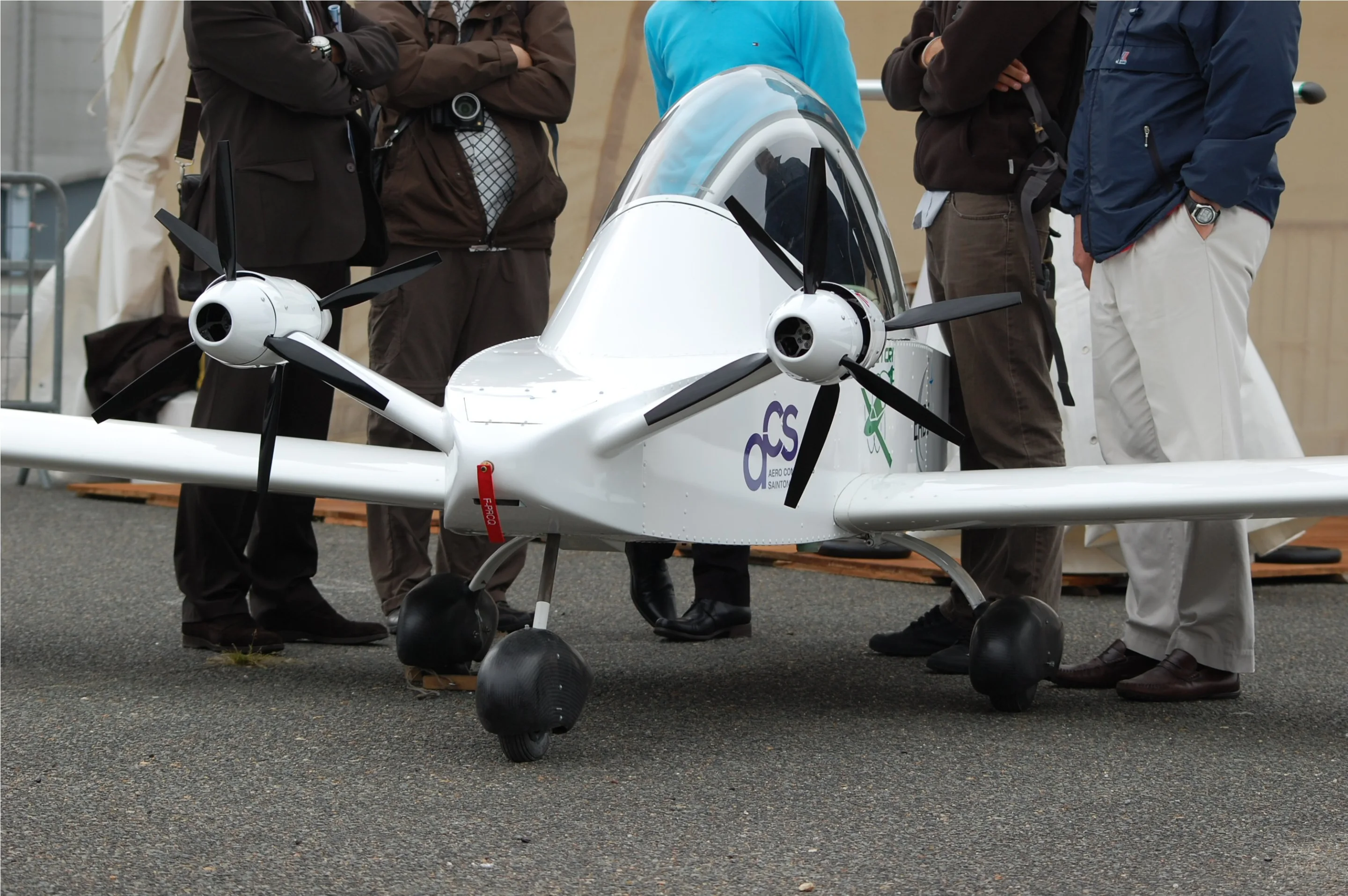 The Green Cri surrounded by drooling visitors and journalists at this year's Green Air Show in Paris