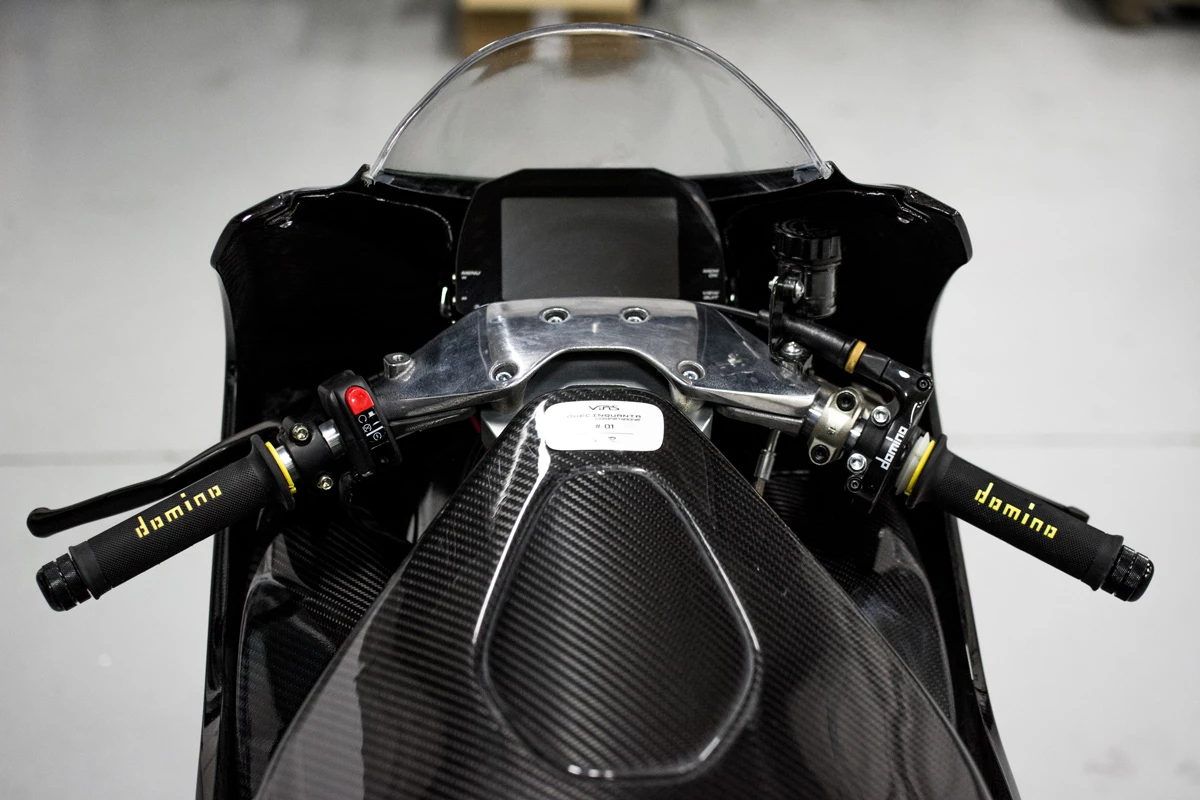Vins Duecinquanta Competizione: cockpit