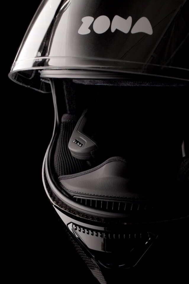 Fitting the Zona display arm in the helmet translates to simply jamming it in place, making sure that it doesn't impede with the eye's direct line of sight