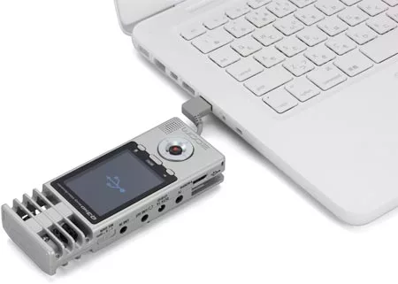 The USB 2.0 port on the Q3HD comes with a built-in cable