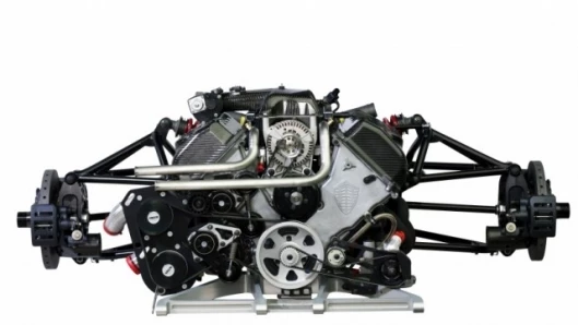 The ATM Paddelshift system features a completely new gearbox design, which has been developed for the CCX. The gearbox is engineered to take up to 1100 nm of torque and due to its transversal layout, it is about 30 cm shorter then the manual transaxle gea