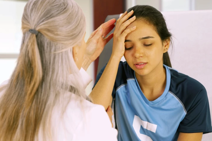 A study has identified factors that hint at persistent concussion