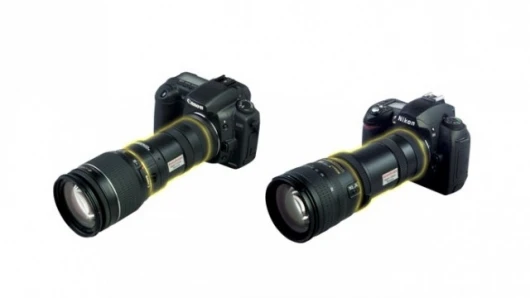 The AstroScope is available for Canon EOS mounts and Nikon AF mounts