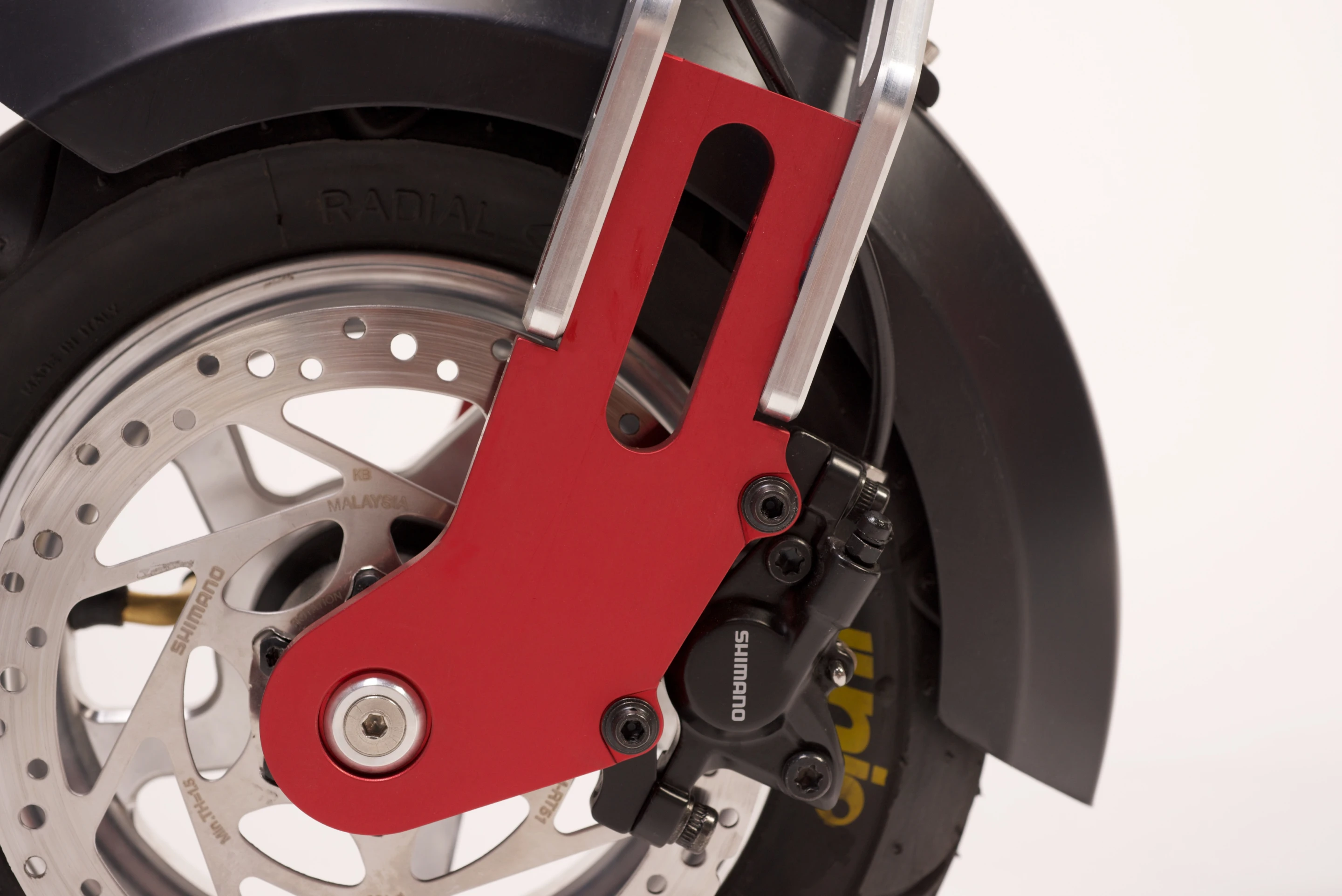 The Voltitude V1 features Shimano hydraulic disc brakes (Photo: Arnaud Lambert)