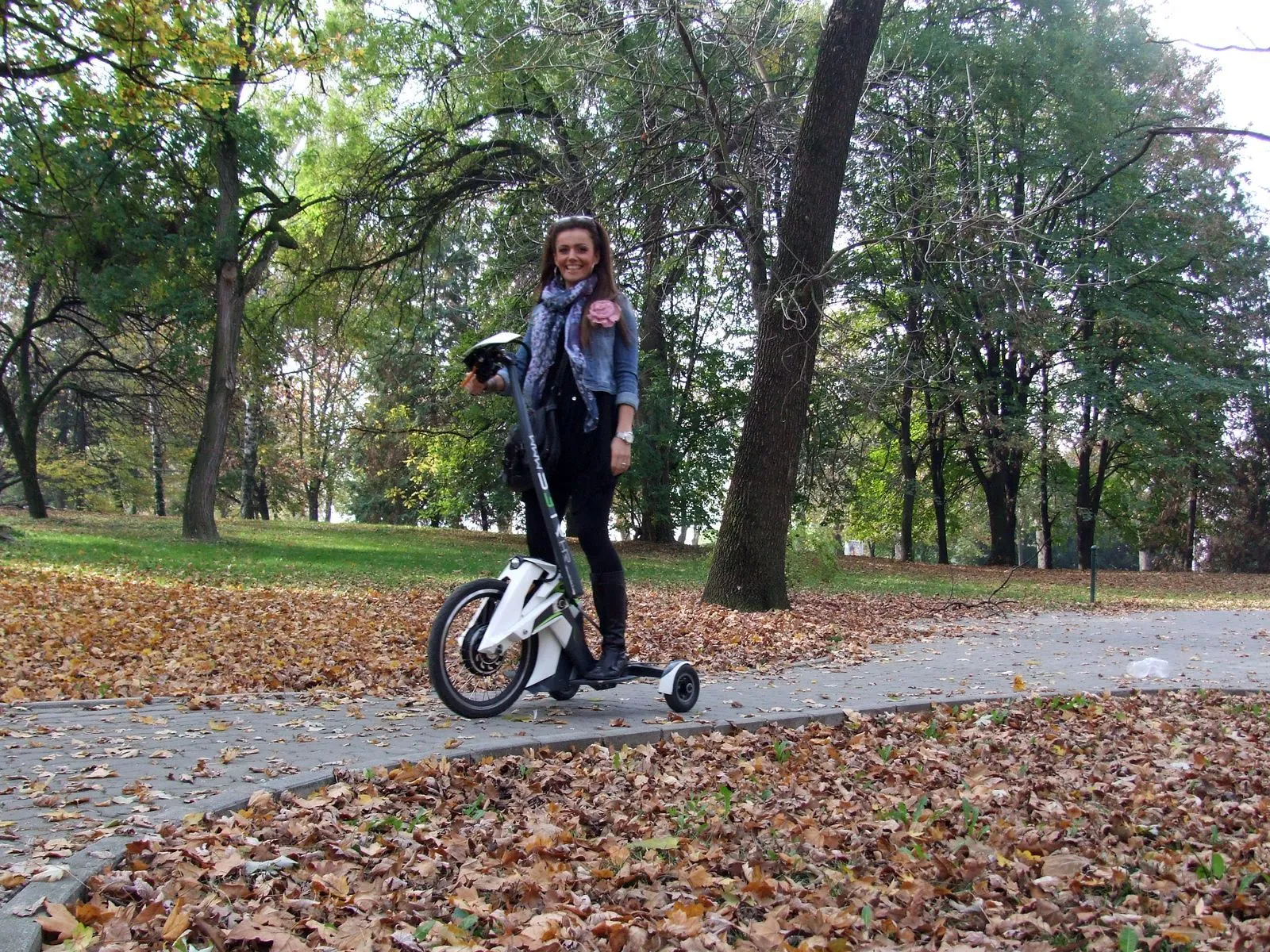 Like the PT, the S3tr is a compact one-person vehicle driven by a standing rider