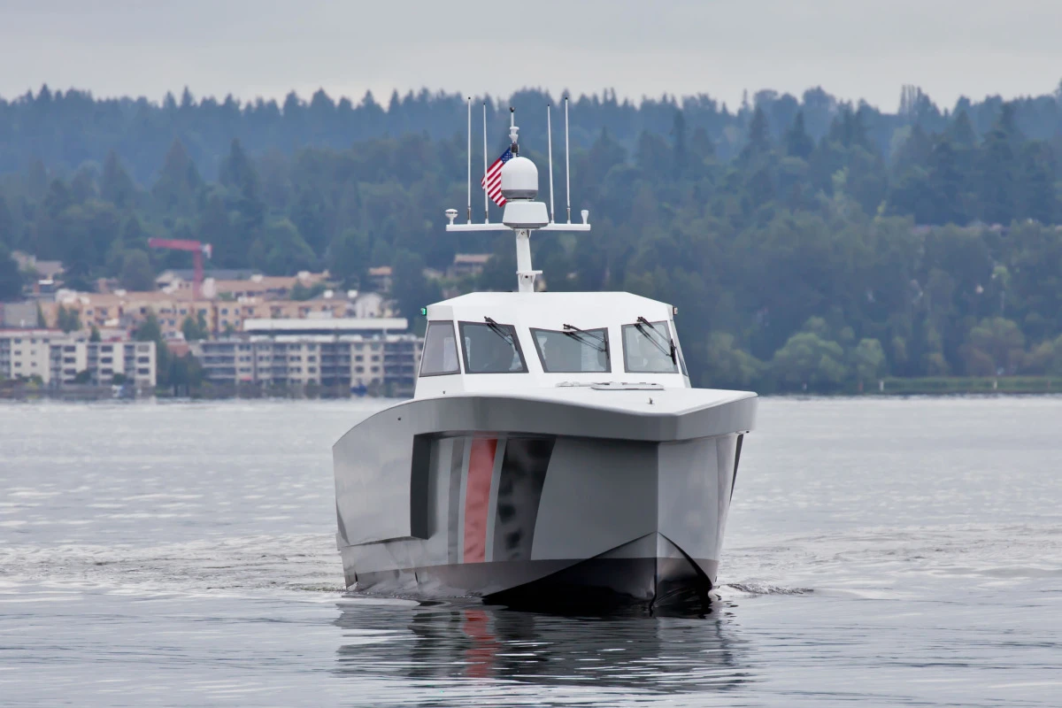 Thanks to its weight, Zyvex claims its 1500 nautical mile (2778 km) range can outdistance other boats of its size by a factor of three