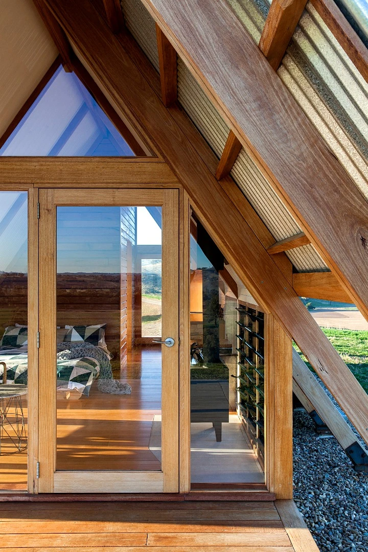 JR's Hut is finished in corrugated iron that rests on a solid hardwood frame crafted from locally sourced Silvertop Ash