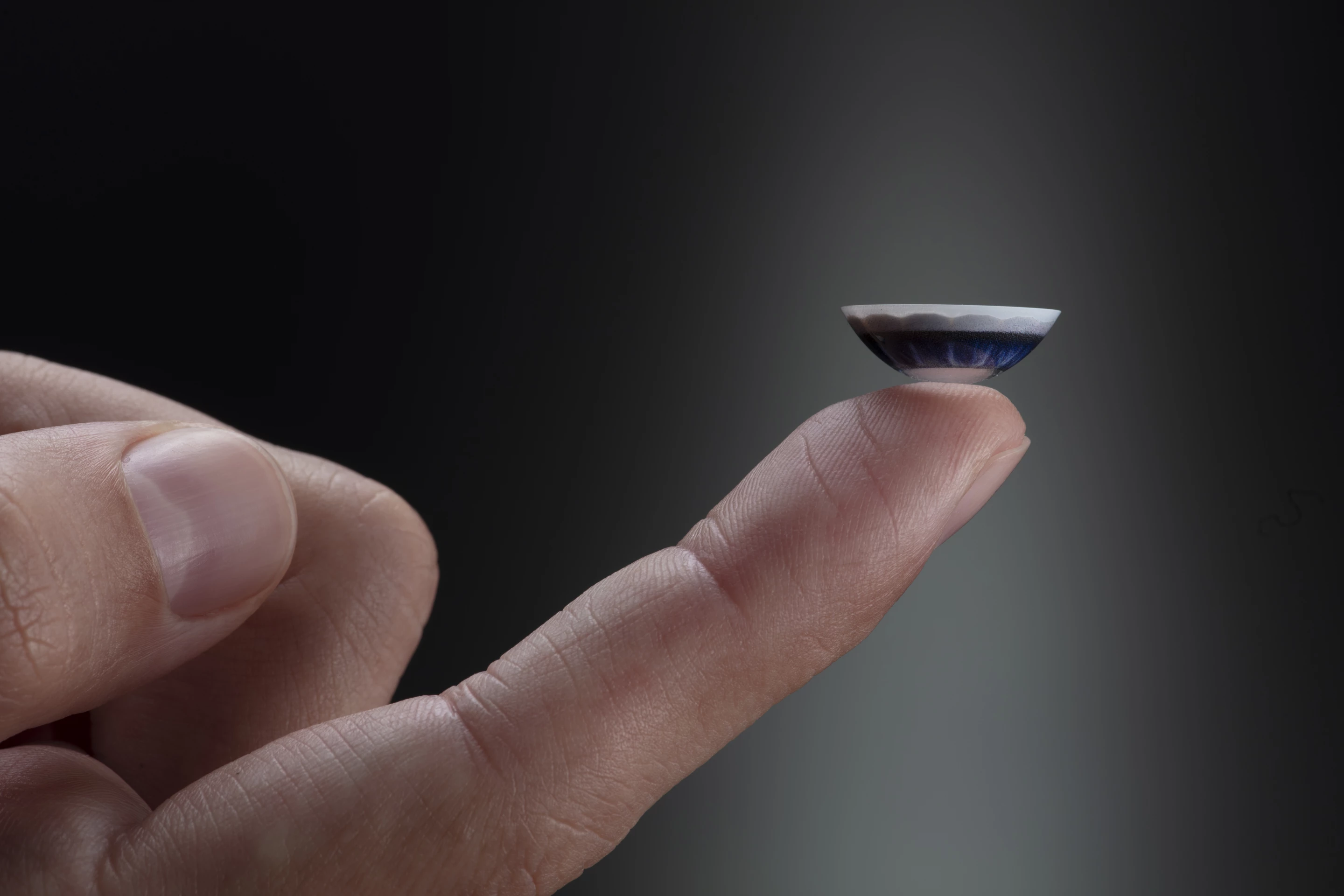 The Mojo Lens is designed to only display information when needed
