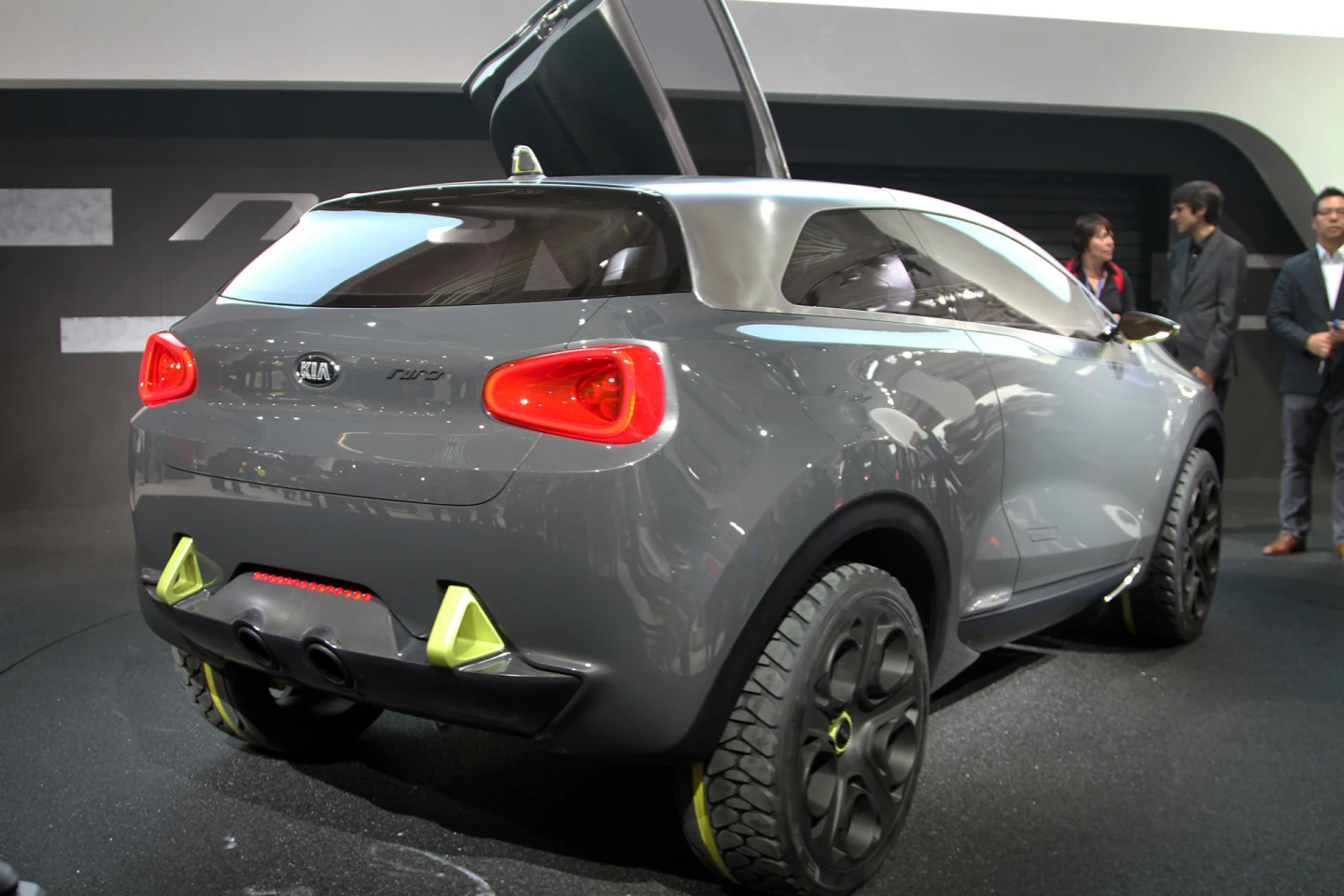 Niro concept has special rubber in the form of 225/40R20 tires (Photo: Gizmag.com)