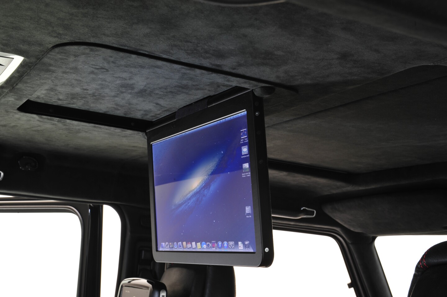 The BRABUS 800 iBusiness is based on the Mercedes Benz G 65