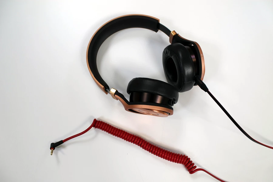 The cord is plugged into the SE-MX9s and is twisted to be secured (Photo: Stu Robarts/Gizmag)