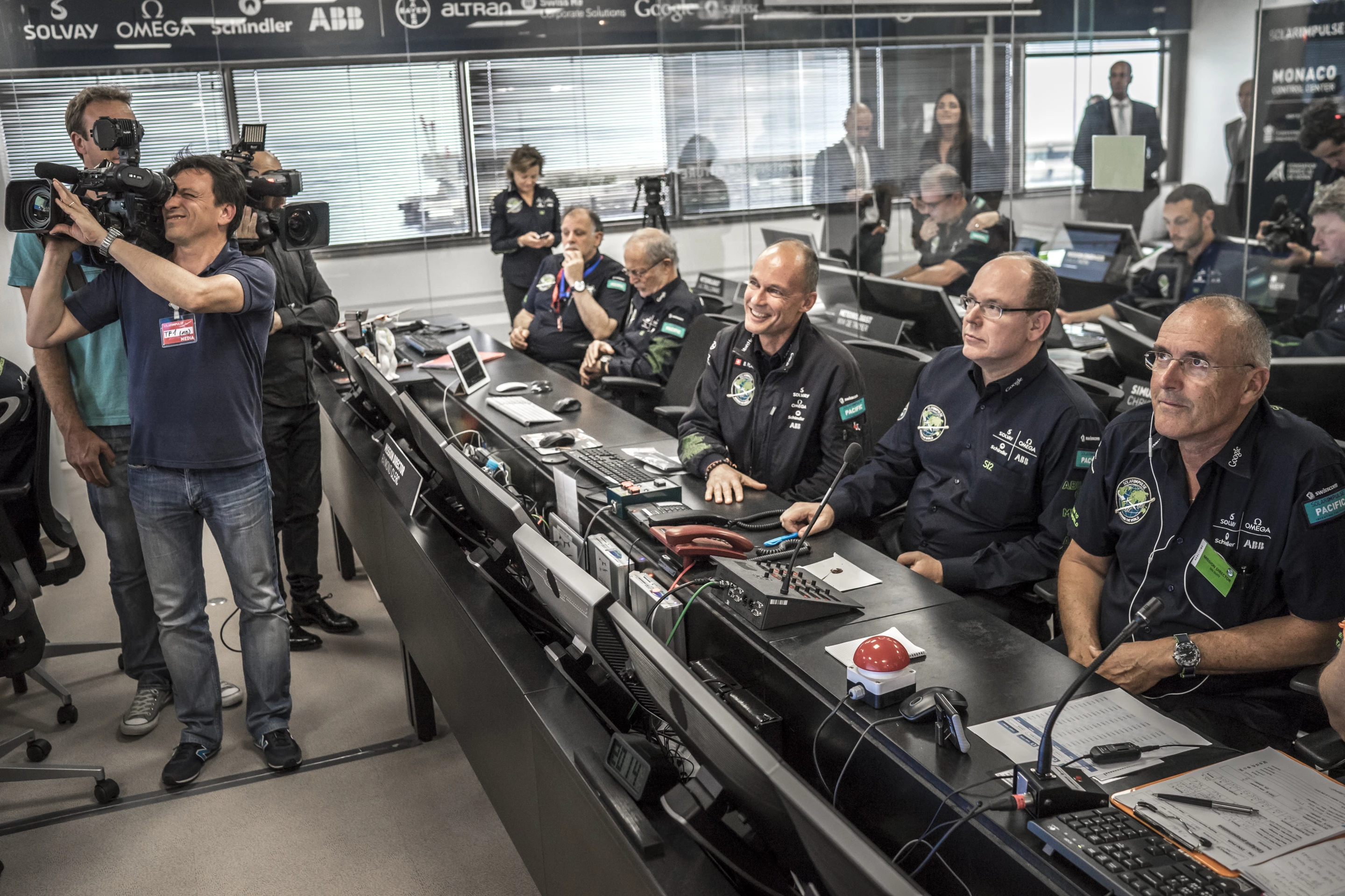 Bertrand Piccard and Prince Albert II of Monaco just before take-off at the Monaco Mission Control Center