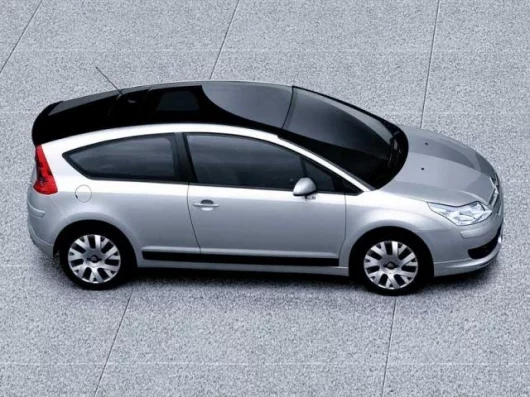 The Citroën C4 incorporates the same stylistic originality that defined the brand's reputation in the past, without reverting to a retro look. It is a modern, cost-effective design that allows two different body styles for the five- and three-door version