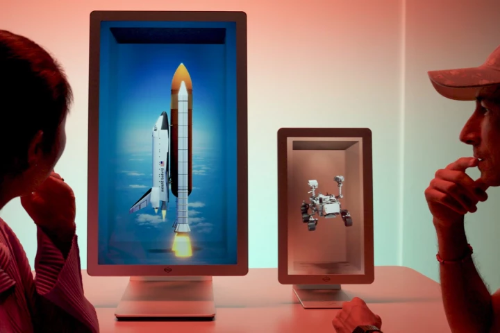 These Hololuminescent displays appear to effectively mimic depth in a surprisingly thin panel – no 3D glasses needed