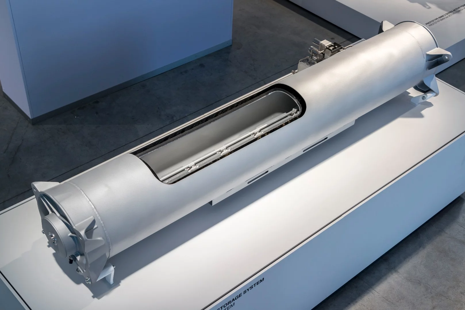 The hydrogen is stored at 350 bar