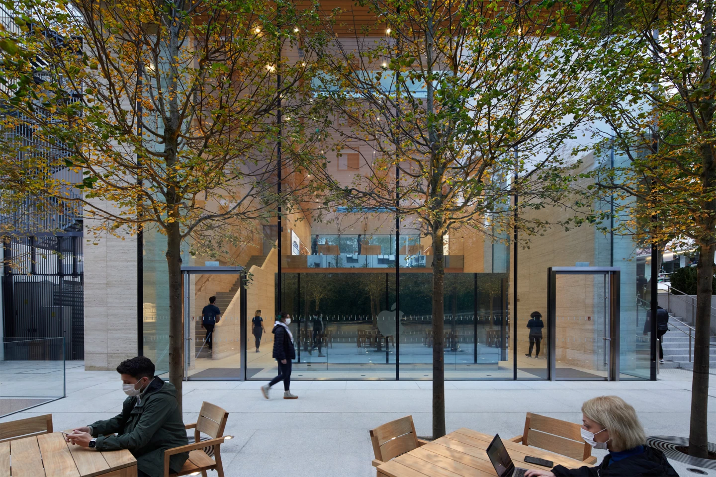 Apple Bağdat Caddesi's lower floor connects to an adjacent park area