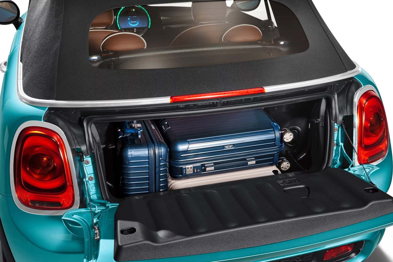 There's 25 percent more space back here than in the last Convertible