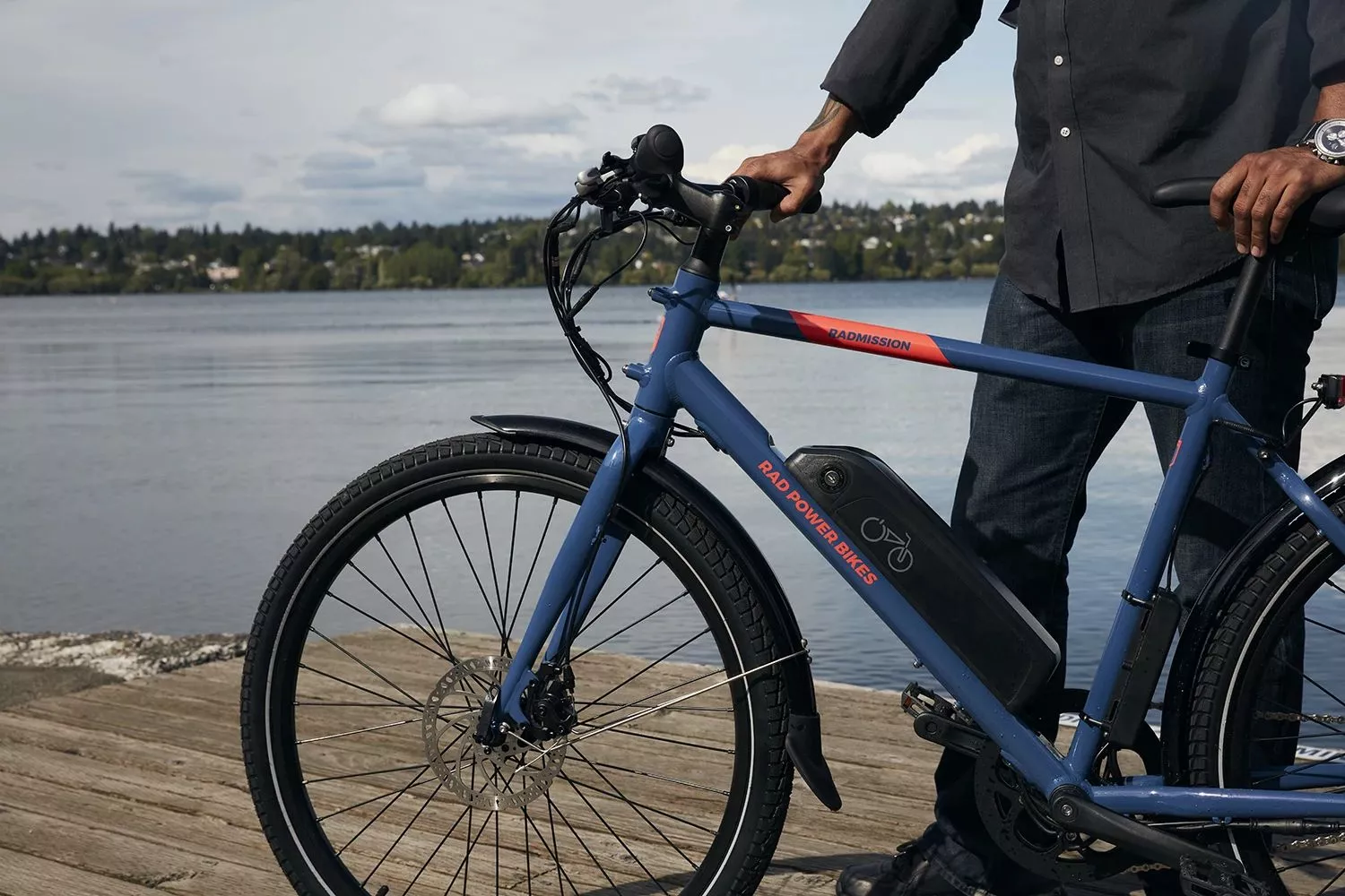 The Li-ion battery is reported good for between 25 and 45 miles of per charge range