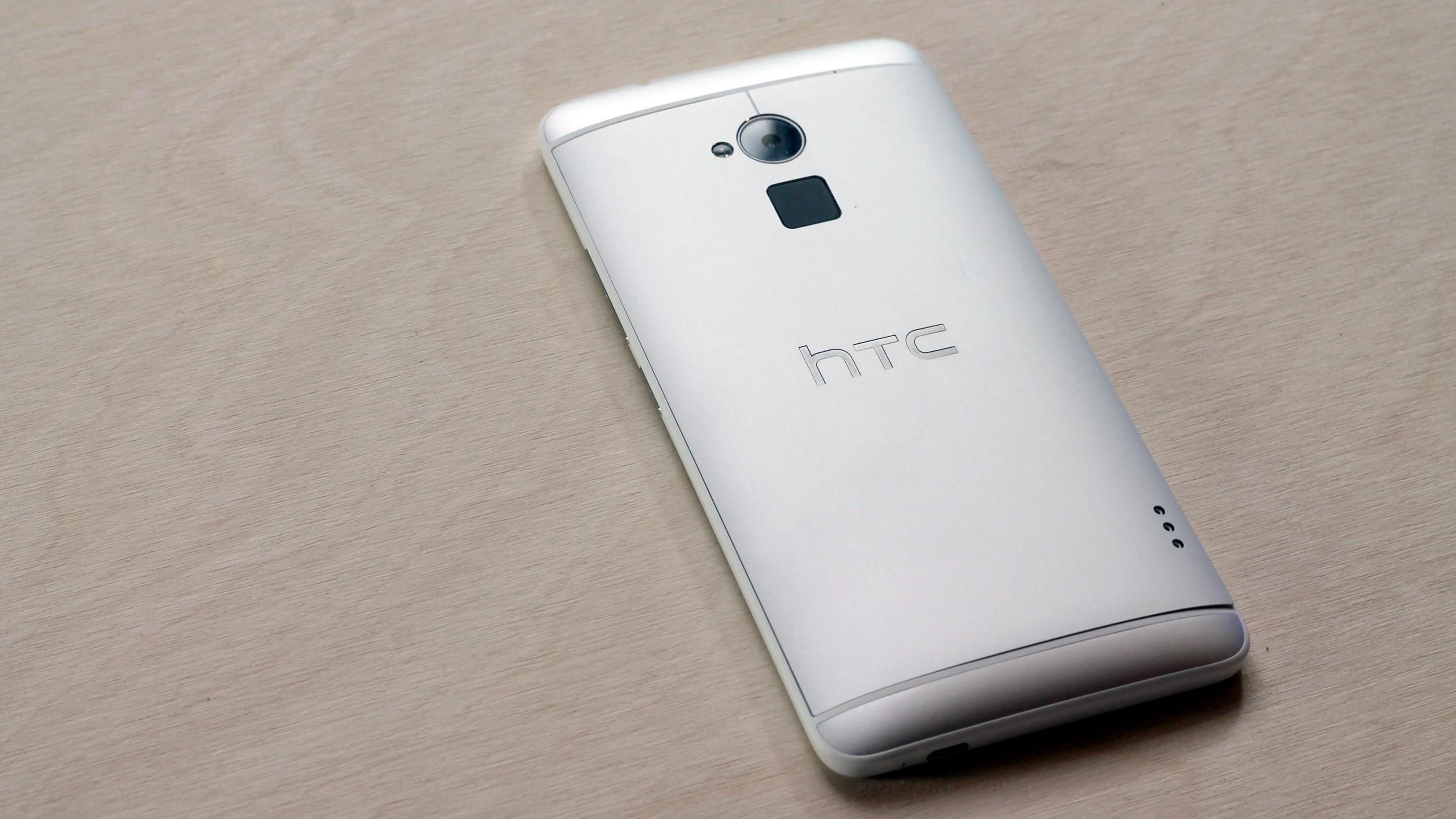 Same aluminum backing, though it's removable this time around