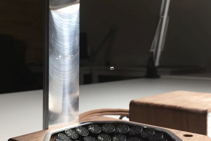 Simulate the effect of zero gravity on water with the LeviZen