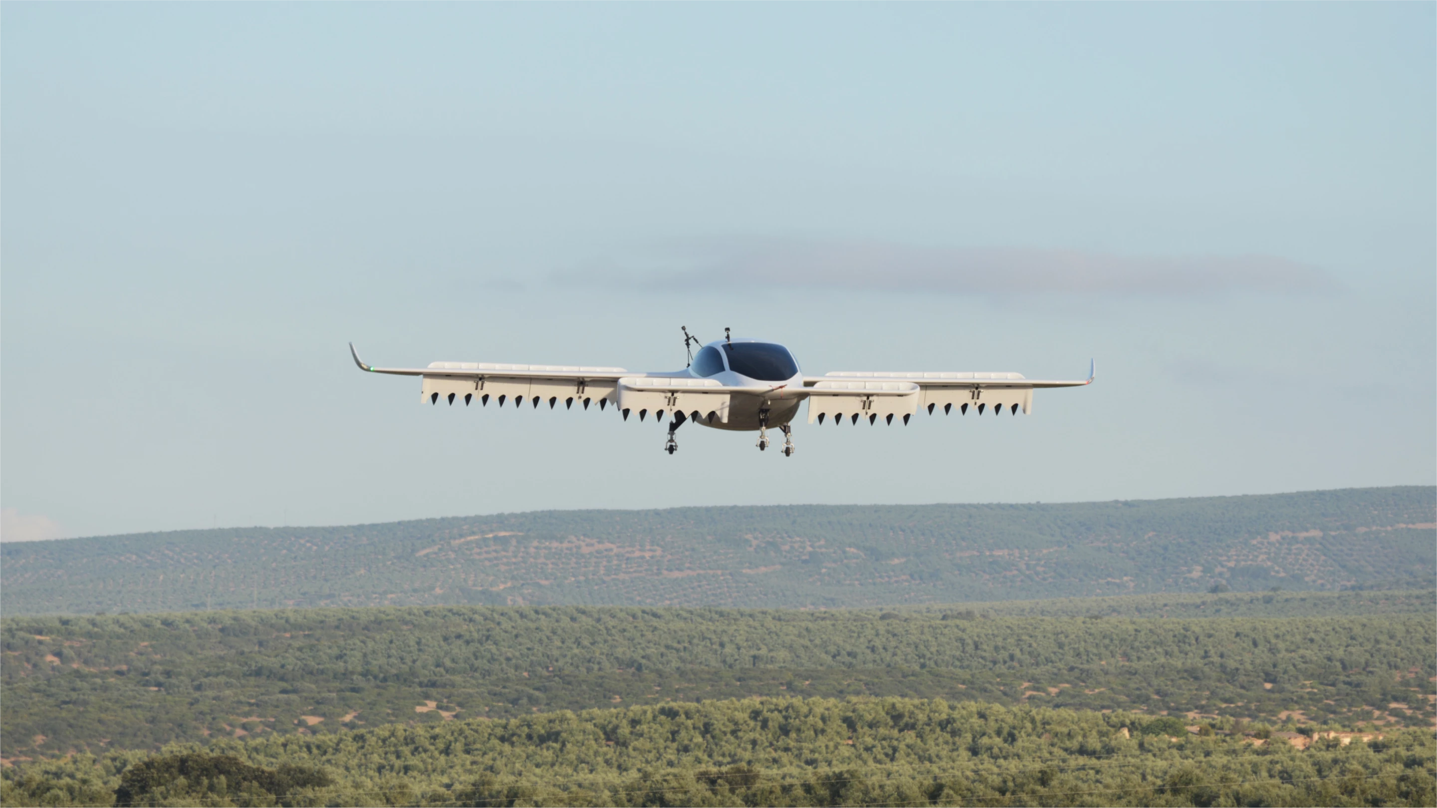 Electric jets angle downwards during takeoff, landing and hover phases
