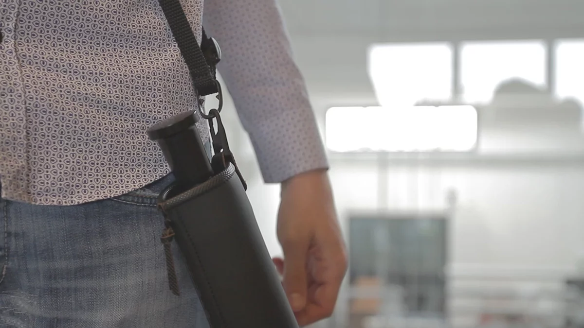 The Kjaro comes with both a short strap and a shoulder strap