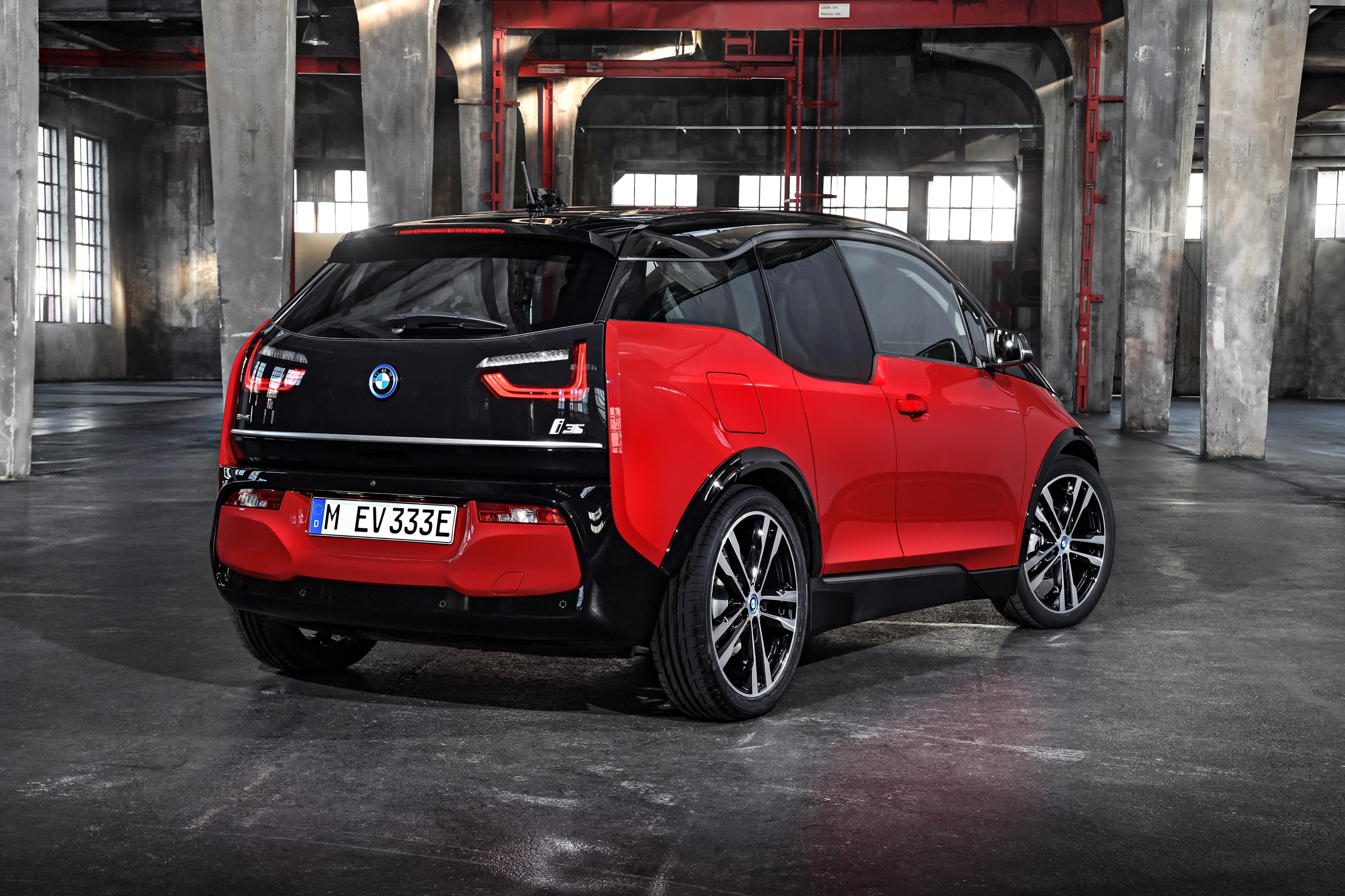 The range-extender engine for the BMW i3 will continue to be available for both the i3 and the i3s models and is unchanged from its previous rendition