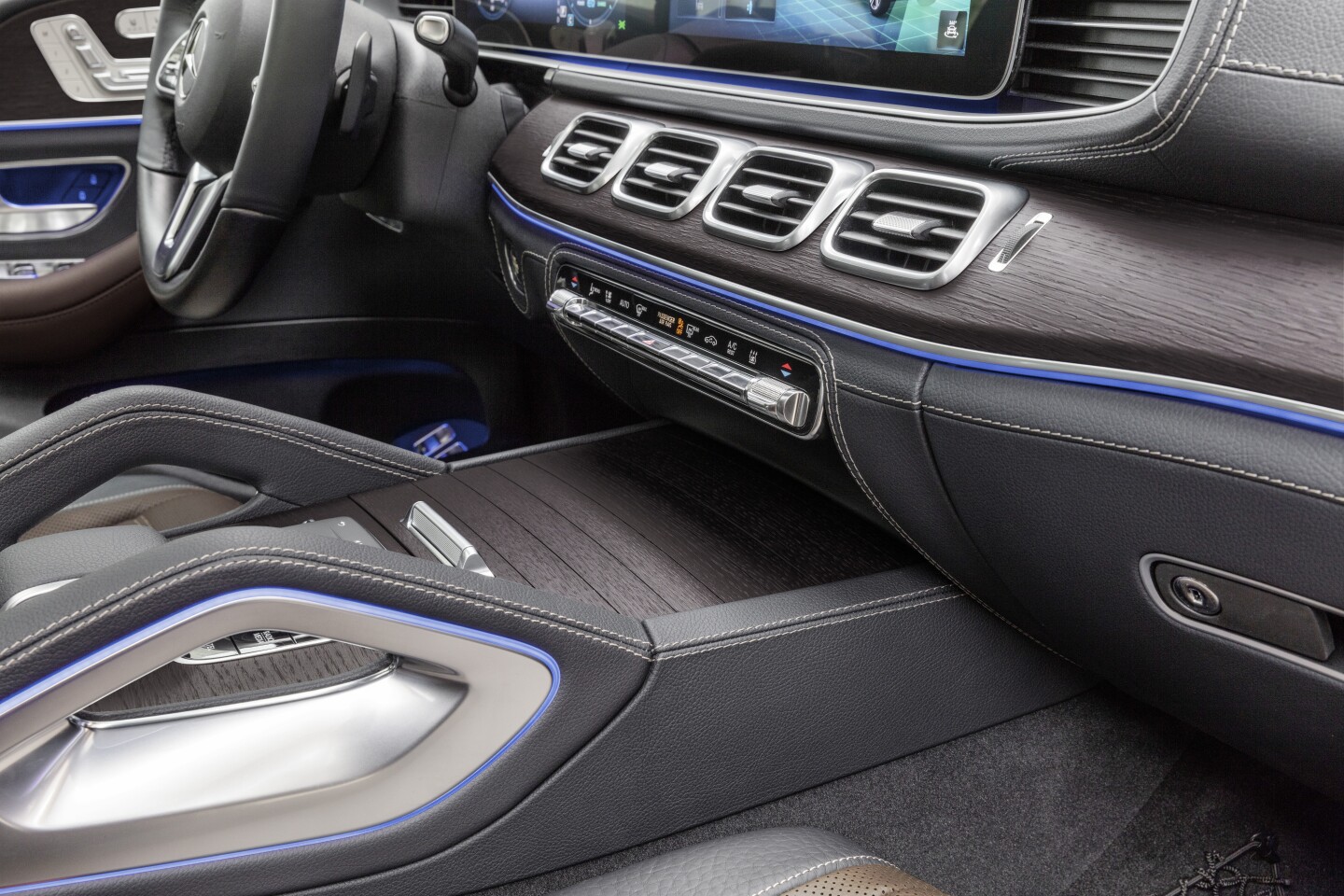 Gadget Packed 2019 Mercedes Benz Gle Suv Pushes High Tech Offroading