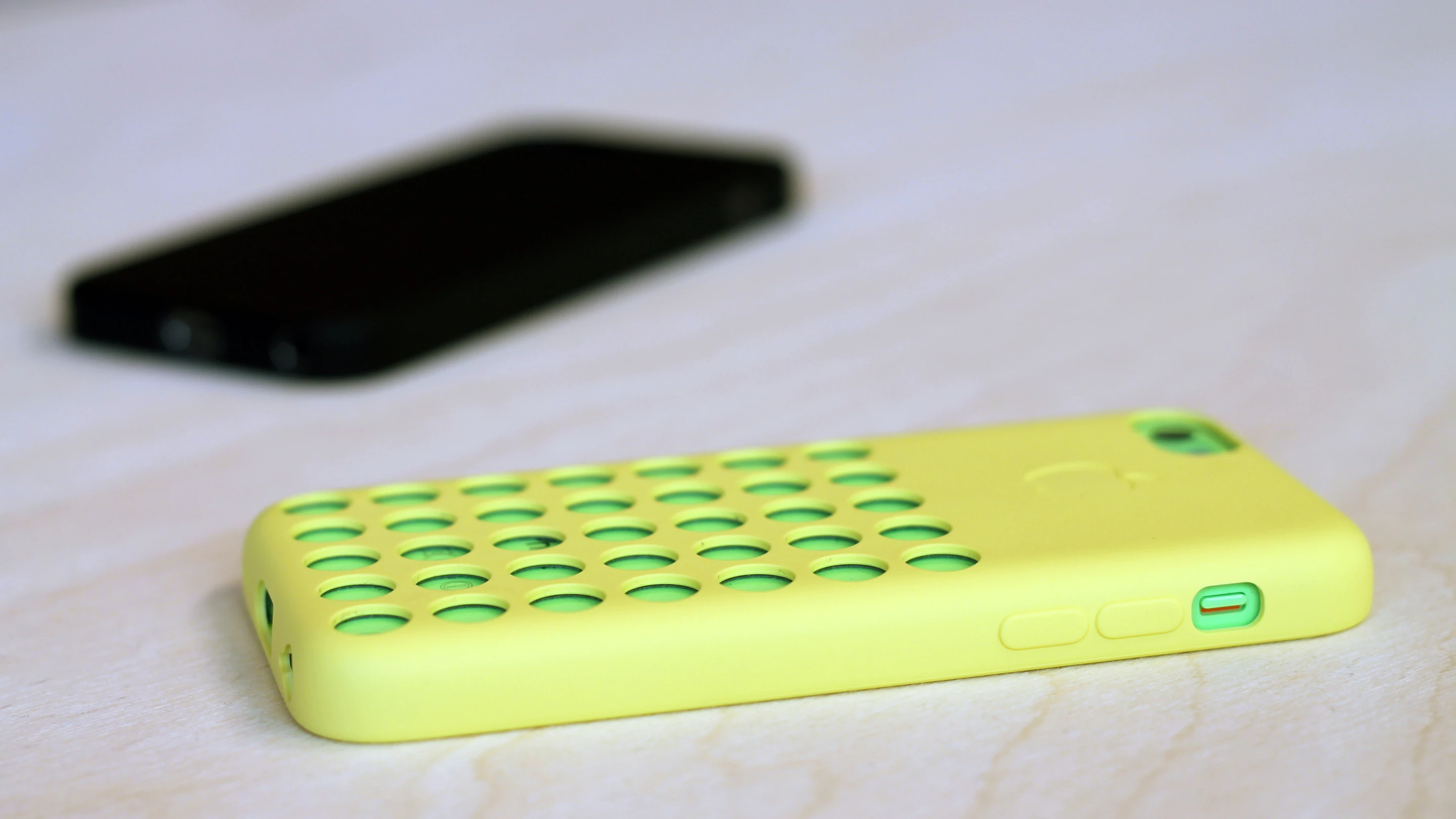 Apple sells a $30 plastic case for the iPhone 5c