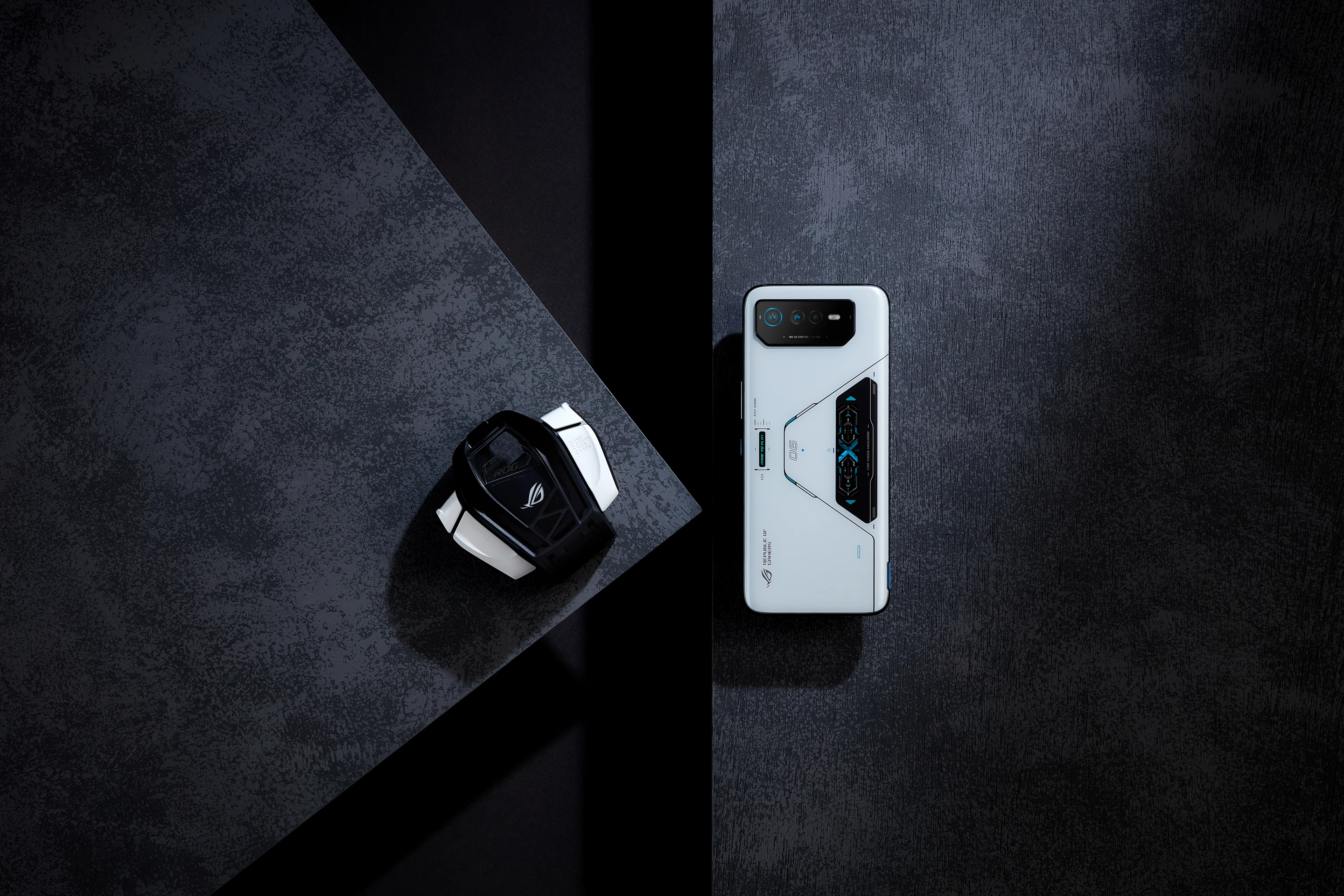 The ROG Phone 6 series handsets include built-in cooling for short-to-medium gaming sessions, but can be optioned with the AeroActive Cooler 6 clip-on system for longer gameplay