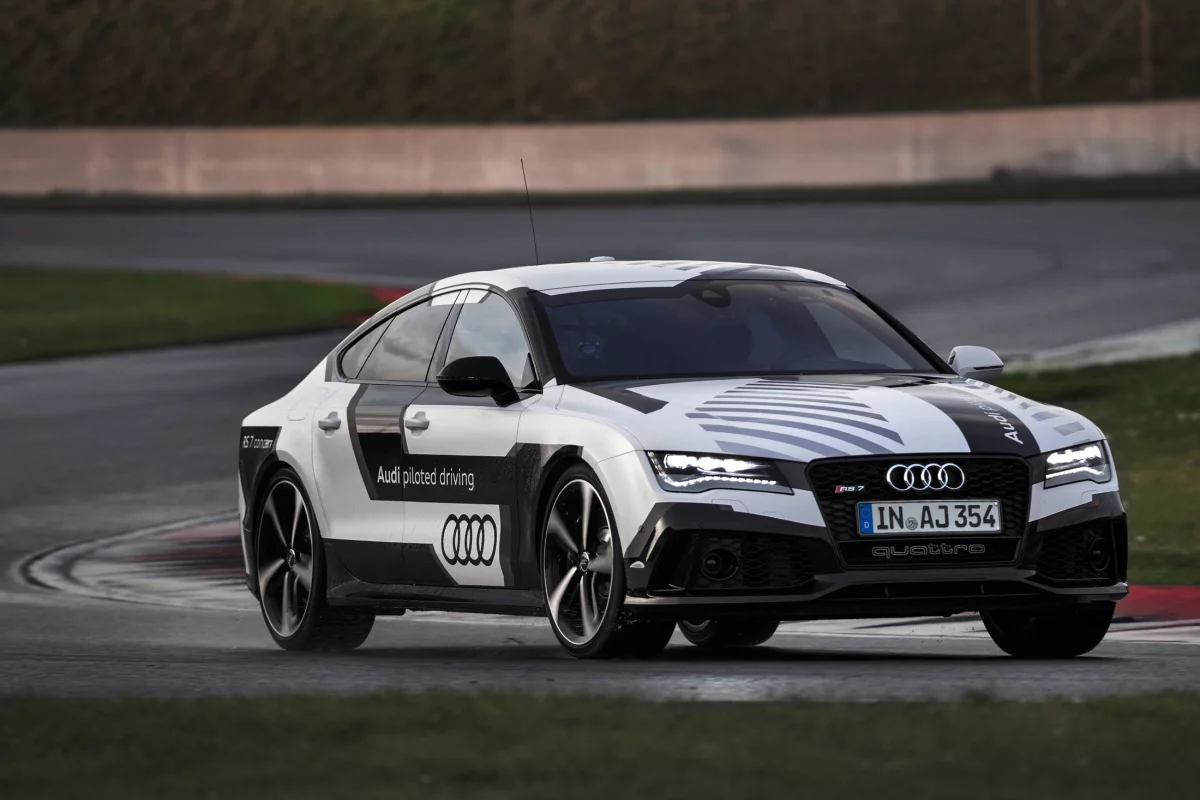 The RS 7 piloted driving concept has completed a lap of the Hockenheim Grand Prix track in just over two minutes