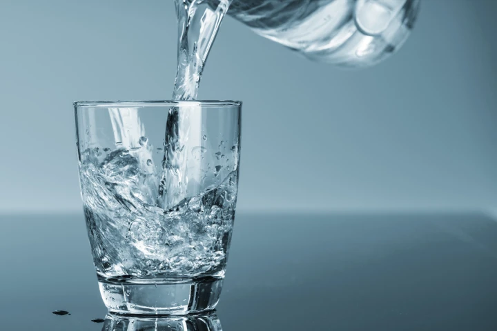 Is there bacteria in that water? The bioelectronic nose knows