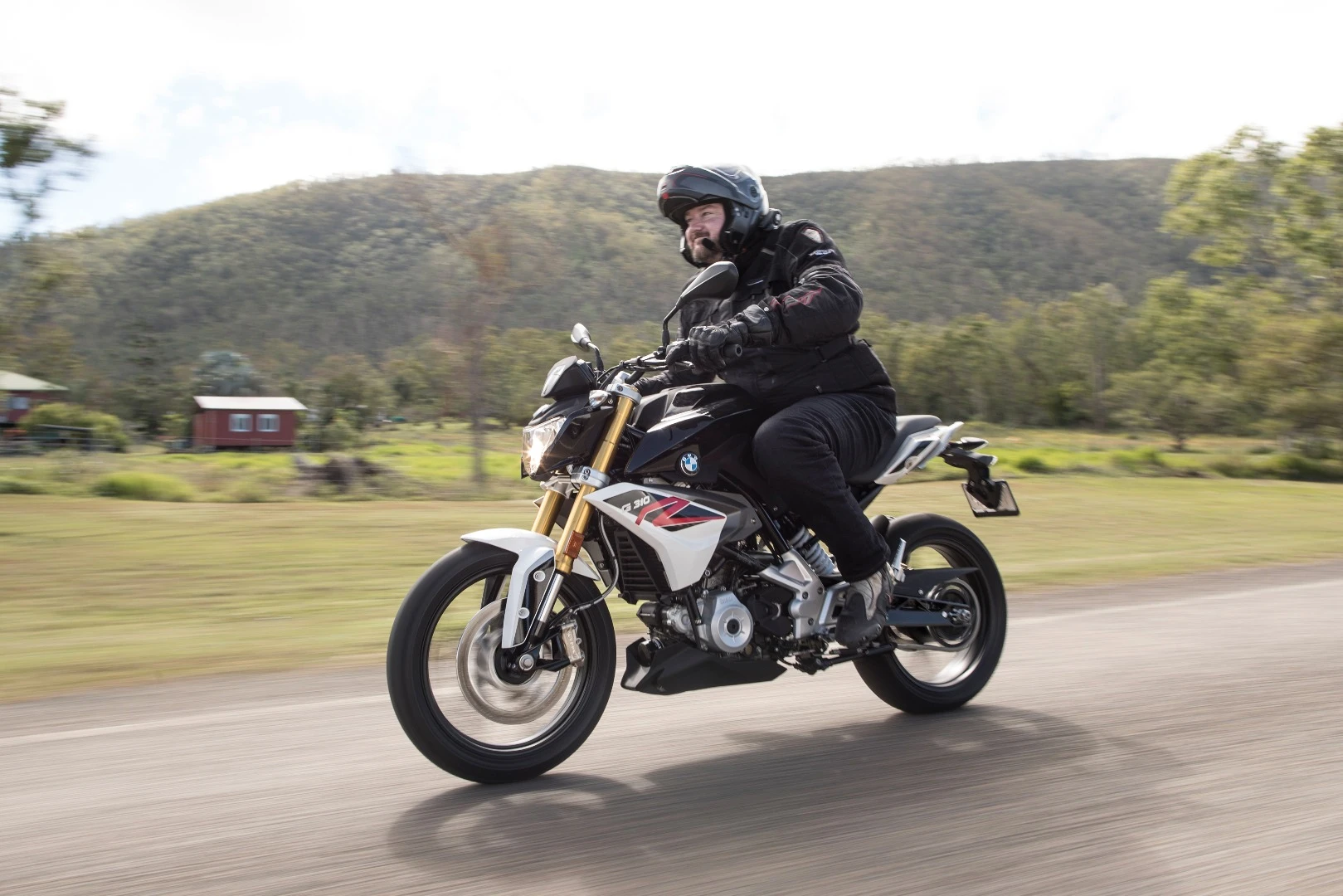 BMW G310R: does its best work under 120 km/h