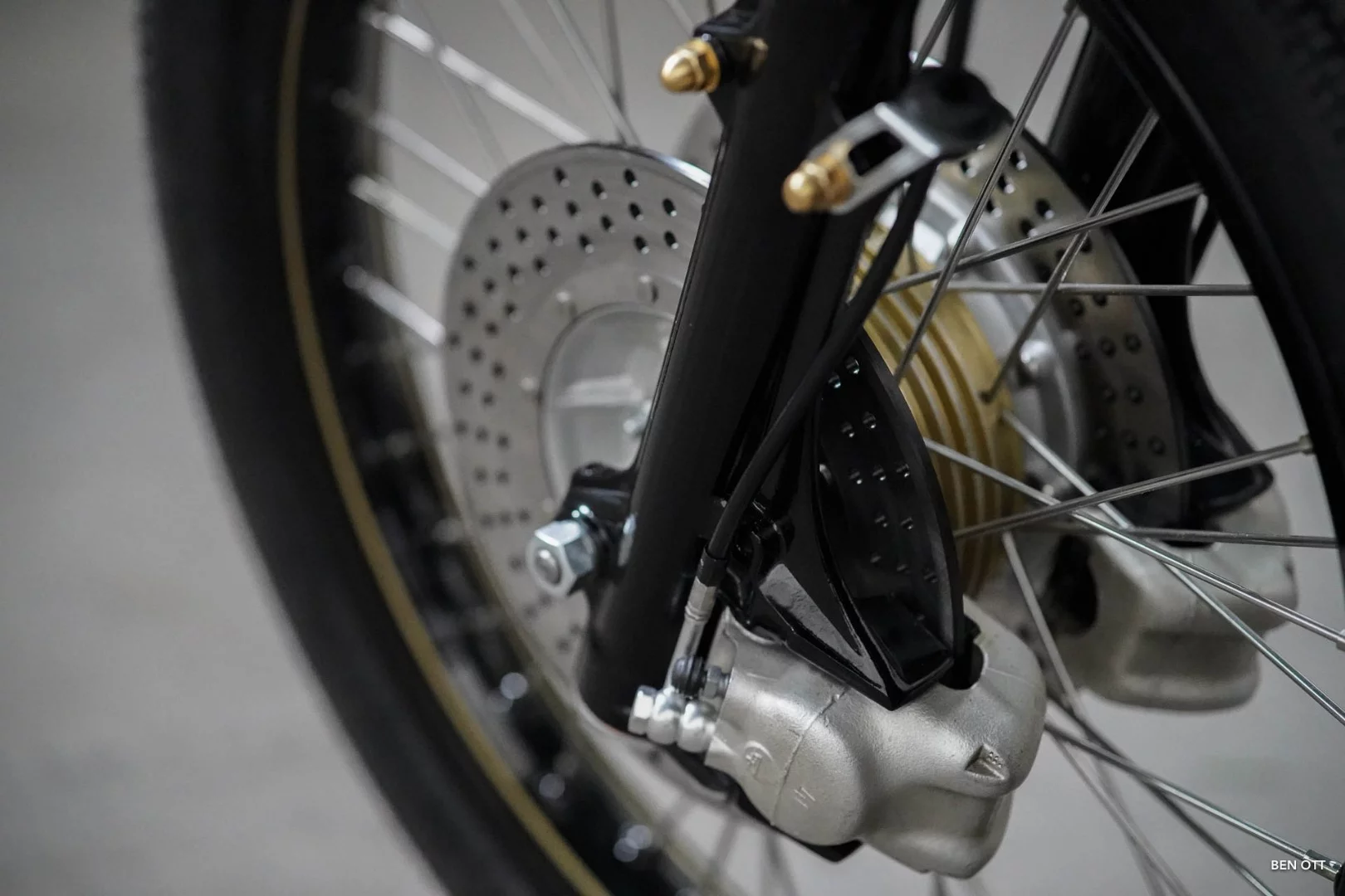 Black Phantom: disc brakes