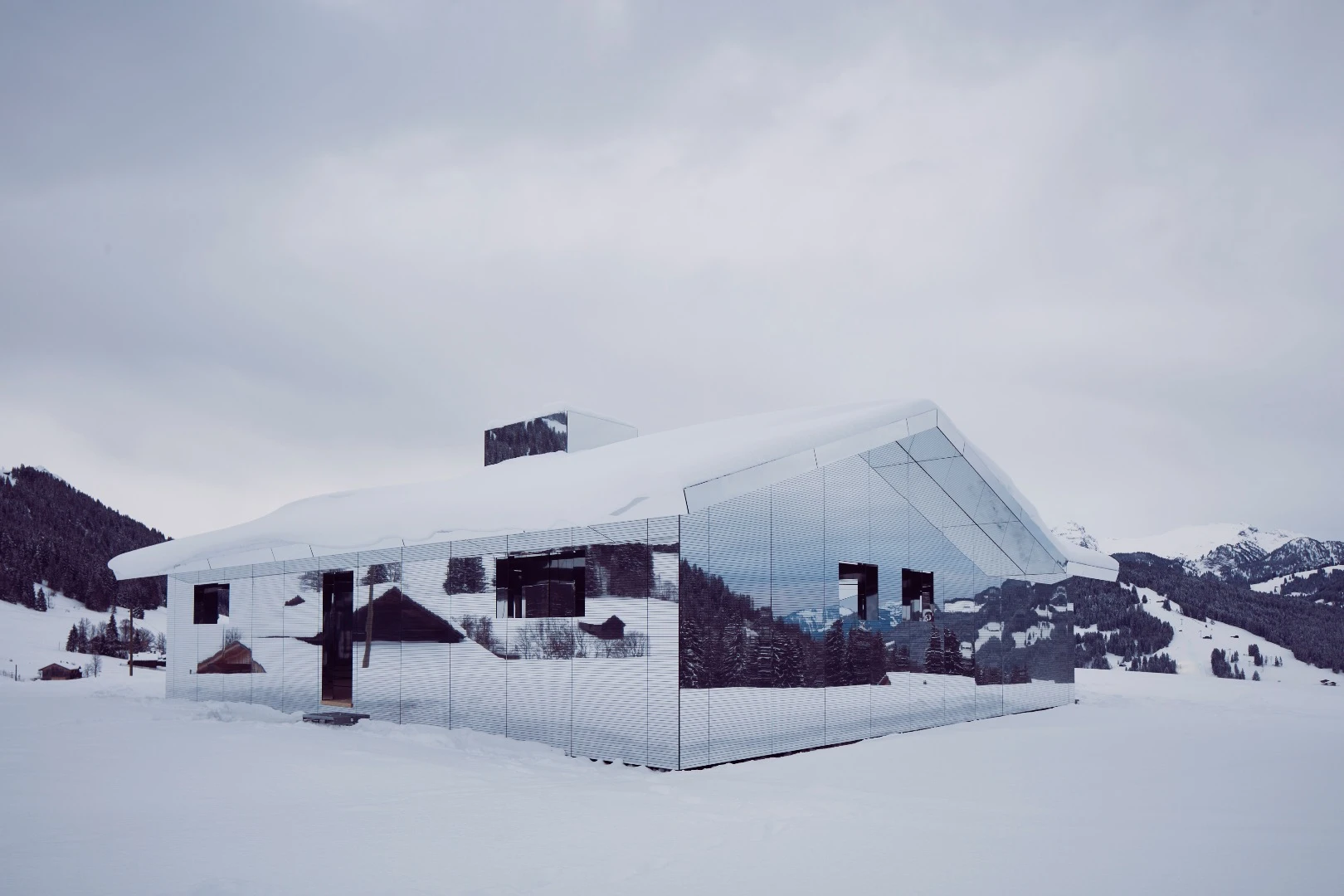 As its name suggests, Mirage Gstaad is located near the town of Gstaad, in Bern, Switzerland