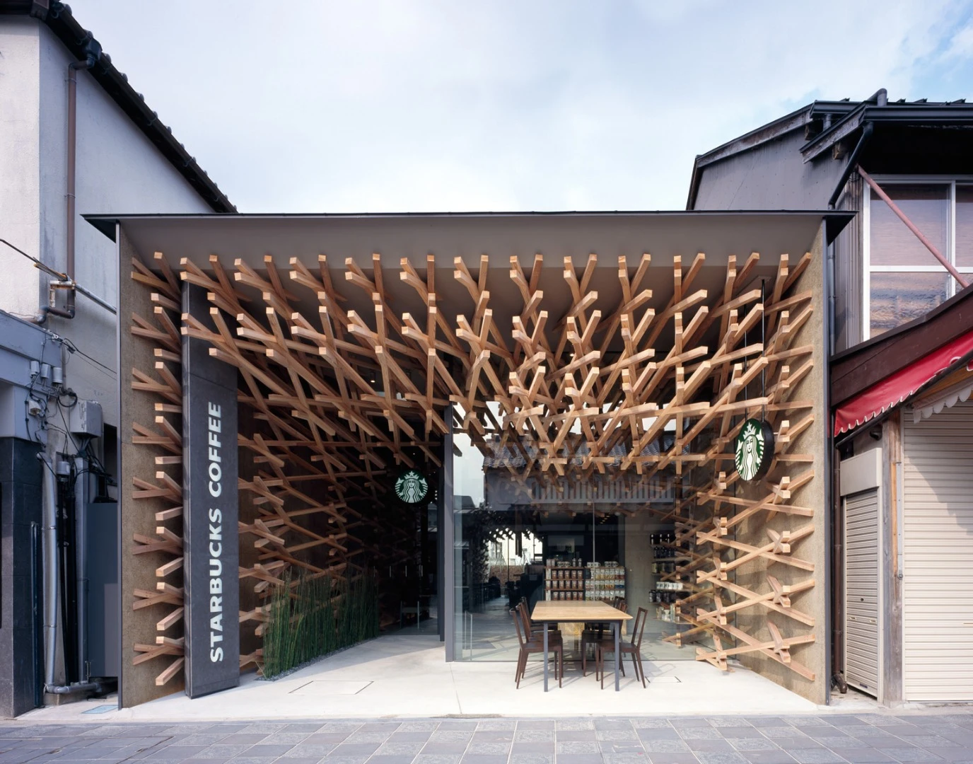 A Starbucks Coffee shop in the Tokyo suburb of Omotesando. By Kengo Kuma & Associates