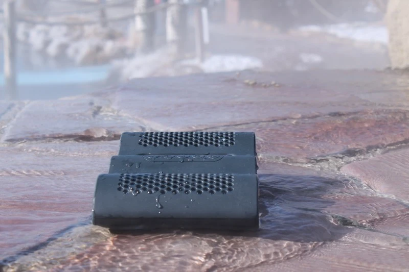 The Aqua gets 10 hours of playback out of each charge (Photo: Eric Mack/Gizmag)