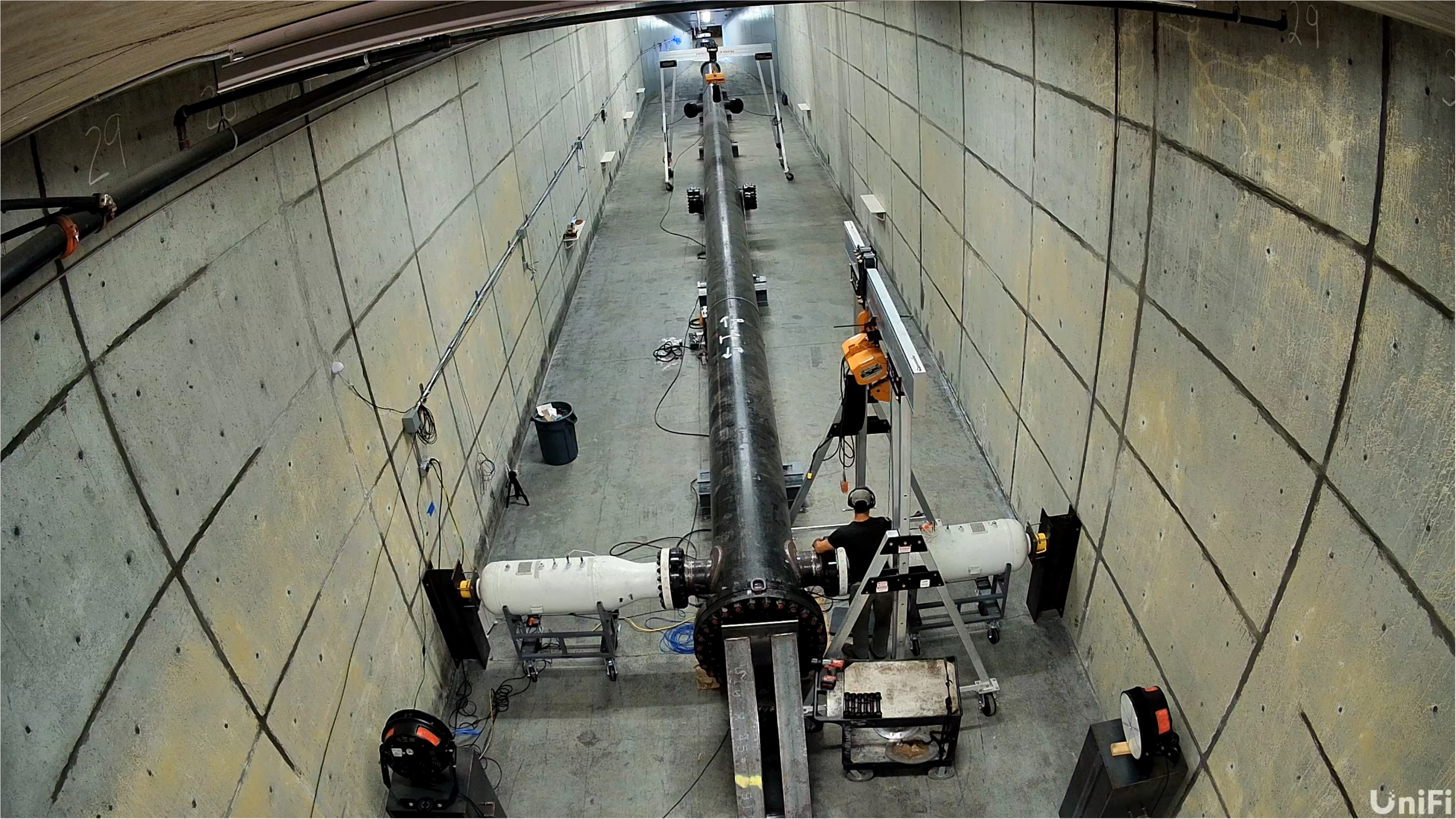 CCTV screenshot (2 of 2) of building the Alameda gun