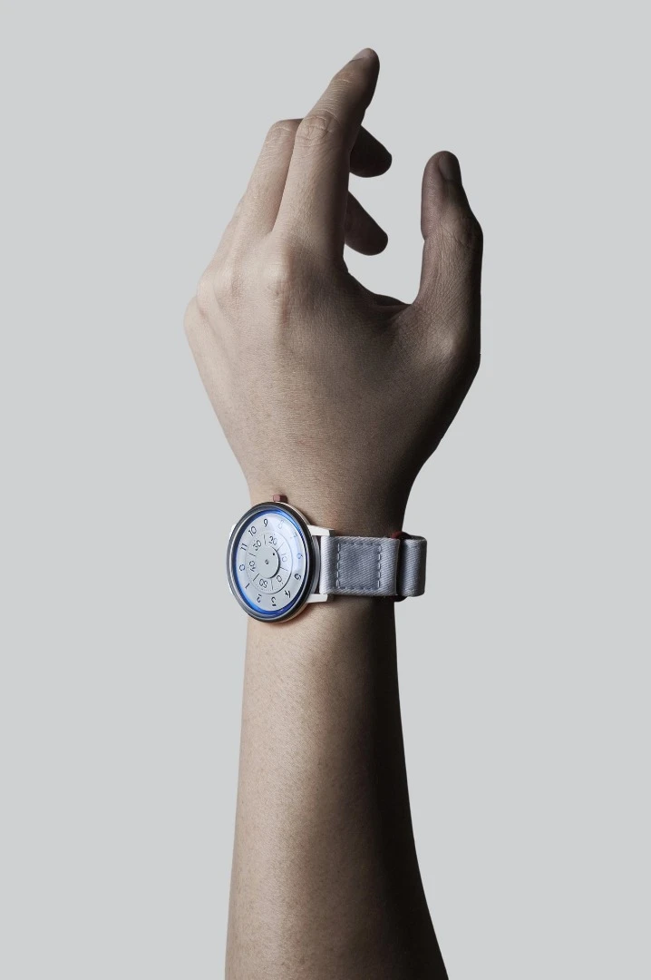 The Anicorn × NASA has a fabric strap