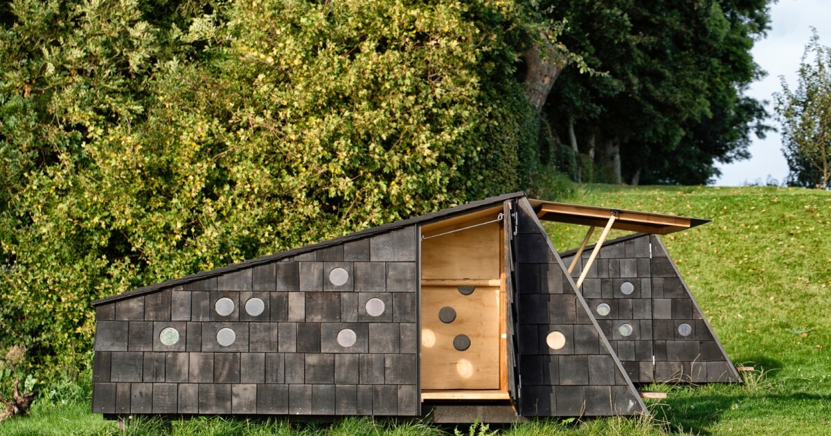 Lumo Arkitekter installs tiny shelters in Danish countryside