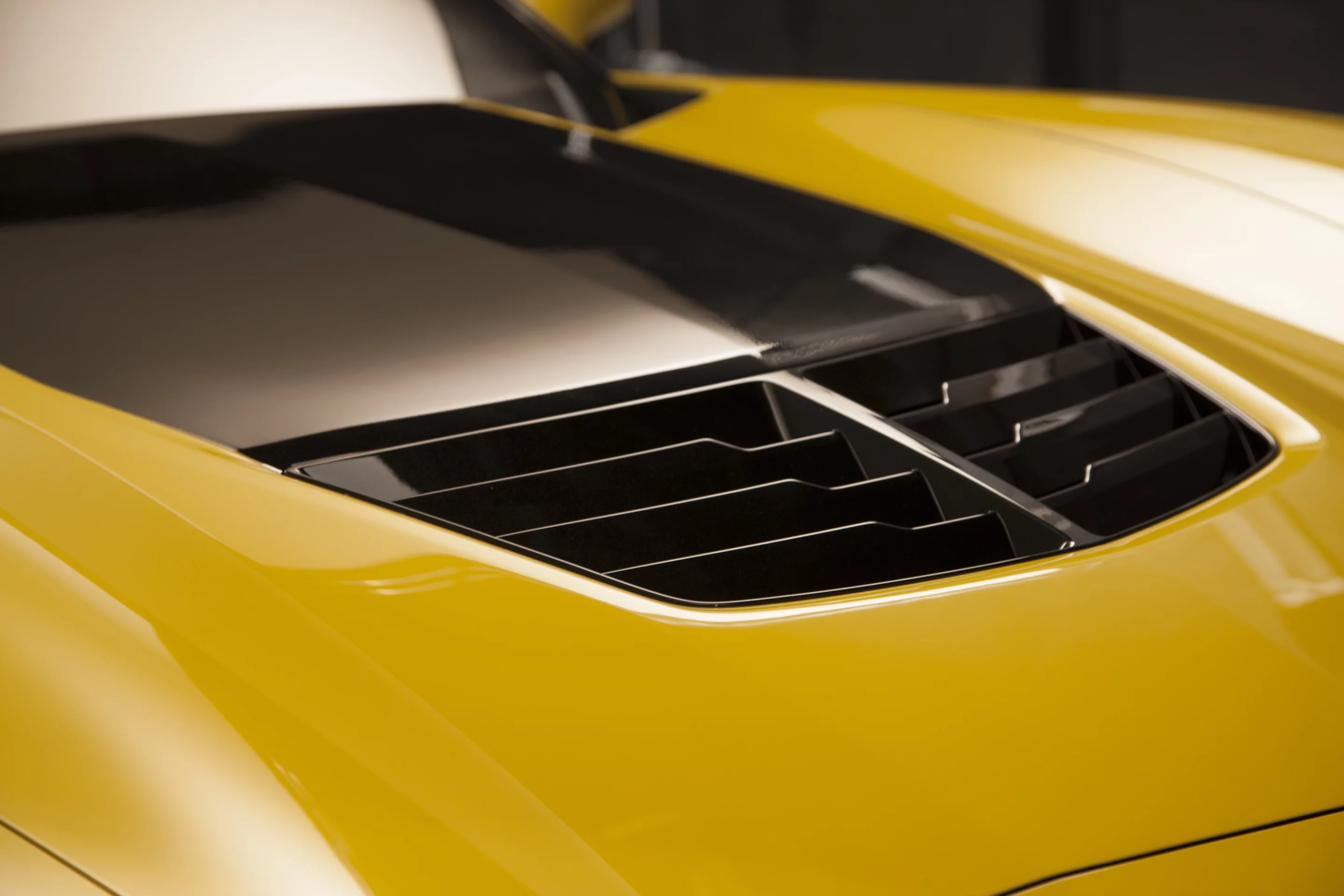 The Z06 fenders now accommodate bigger tires and larger vent treatments that provide increased cooling to brakes, the gearbox and engine bay