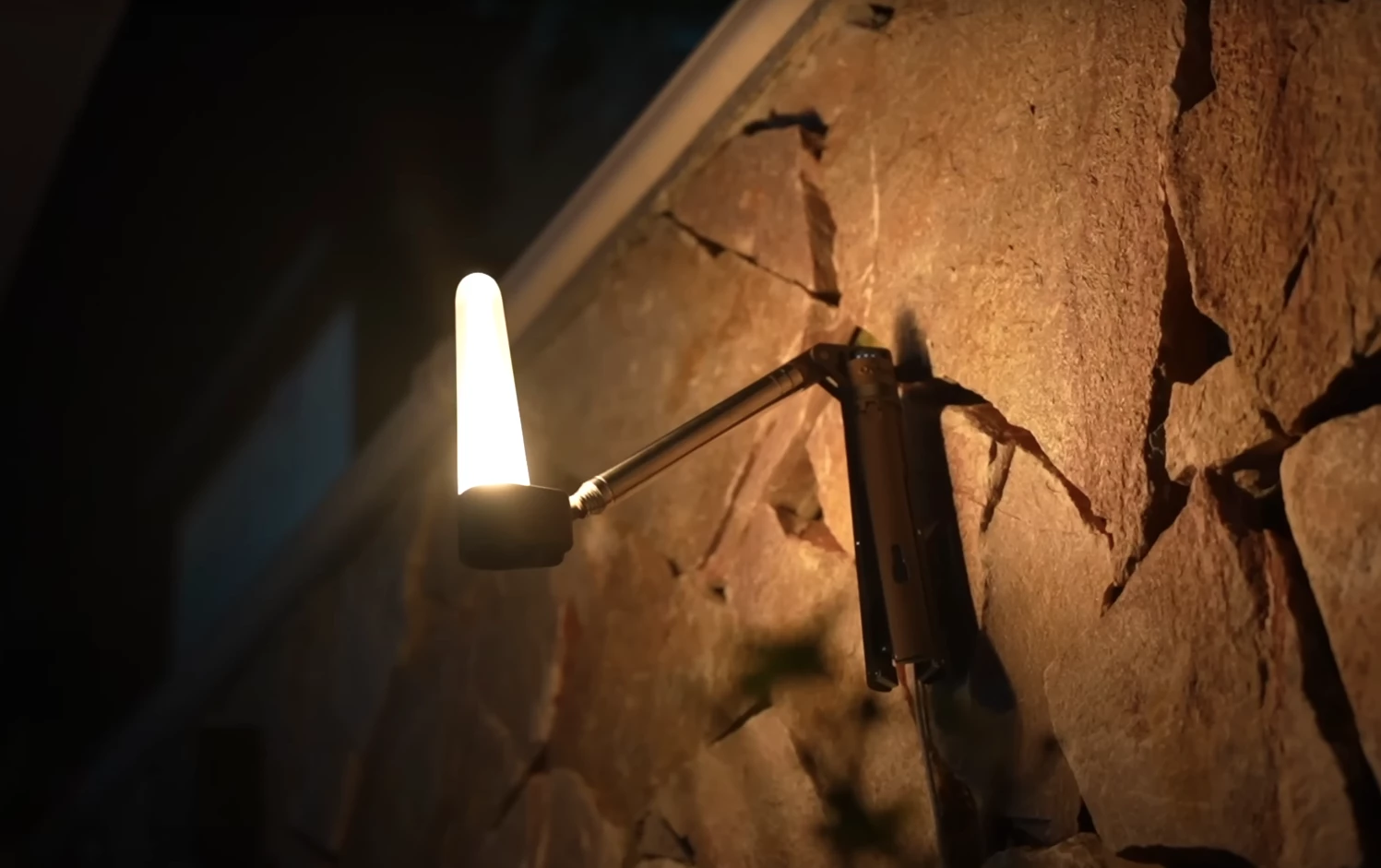 Outask offers an optional diffuser and wall mount