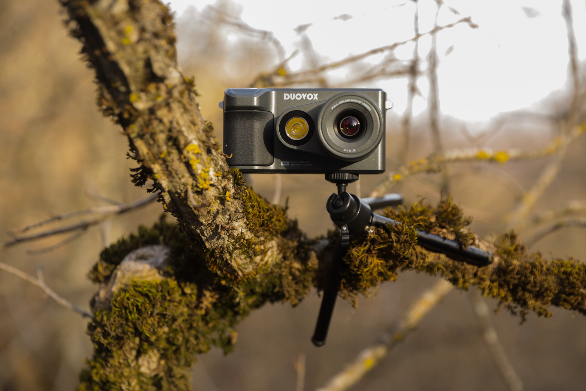 Fullcolor night vision pocket camera turns night into day