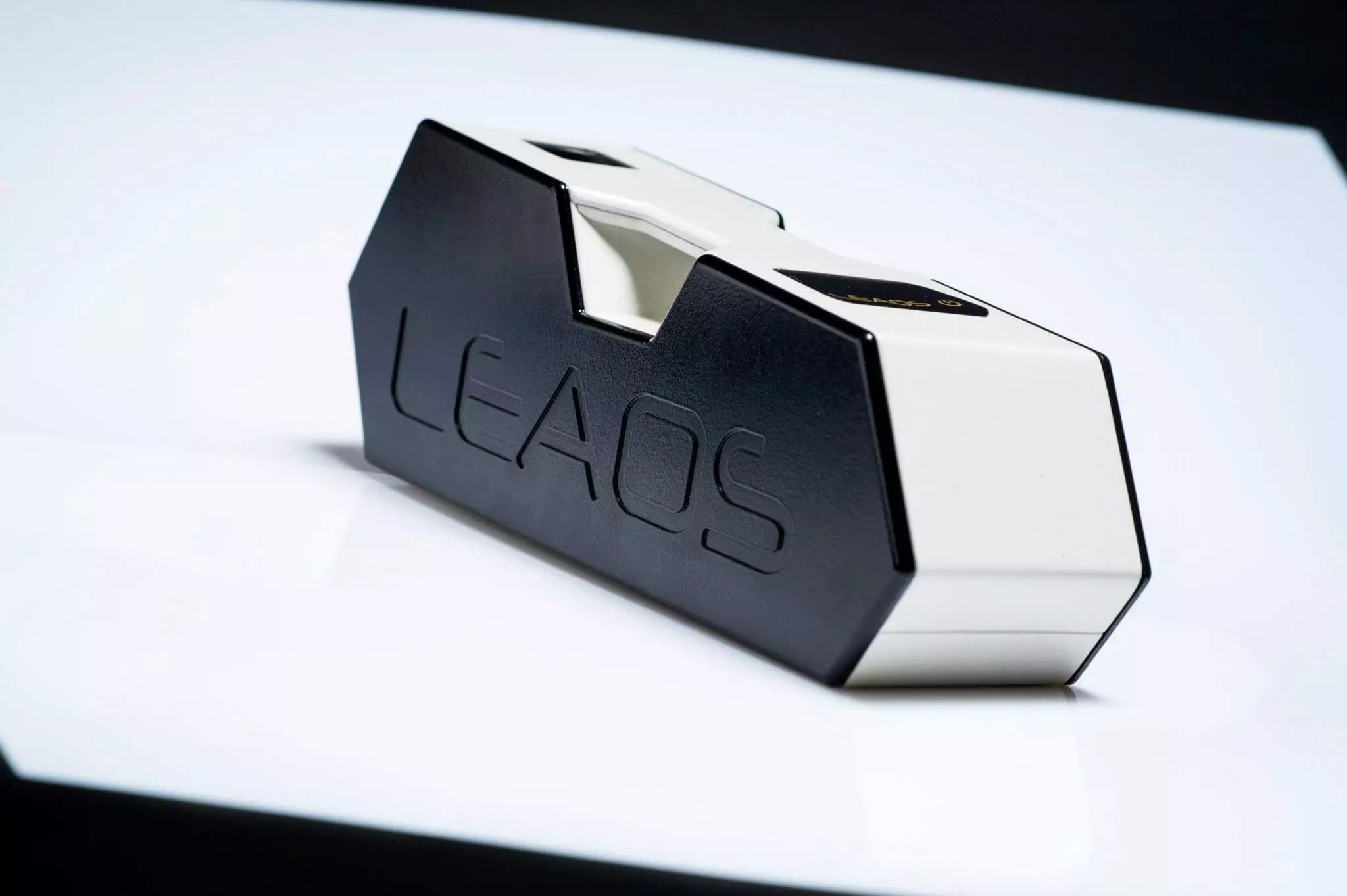 A 2.5 hour fast charge of the 11.6 Ah removable Li-ion battery developed by BMZ is reported good for up to 110 km
