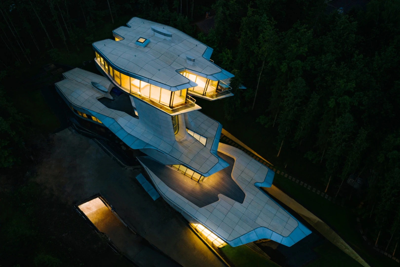 Capital Hill Residence was conceived in 2006 for a wealthy Russian businessman
