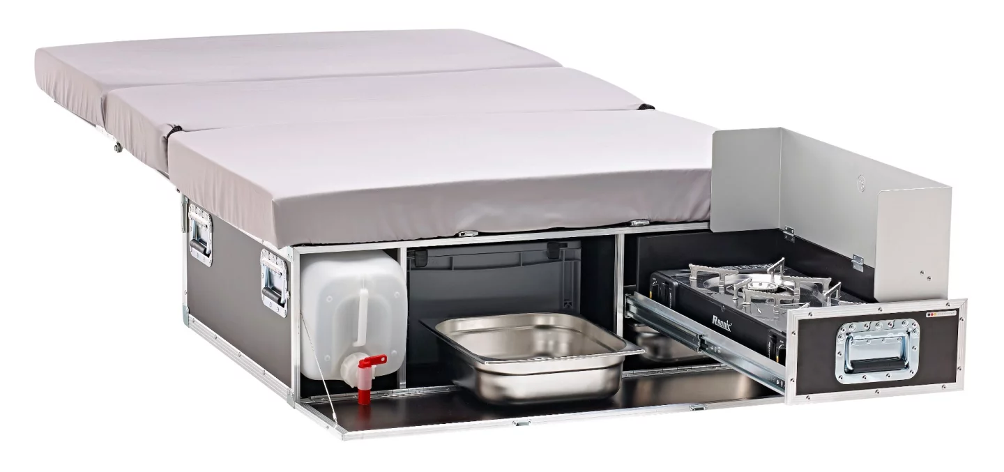 The Ququq Flatbox weighs 139 lb and is designed to be installed and removed so the Land Cruiser can be used for camping and for everyday use