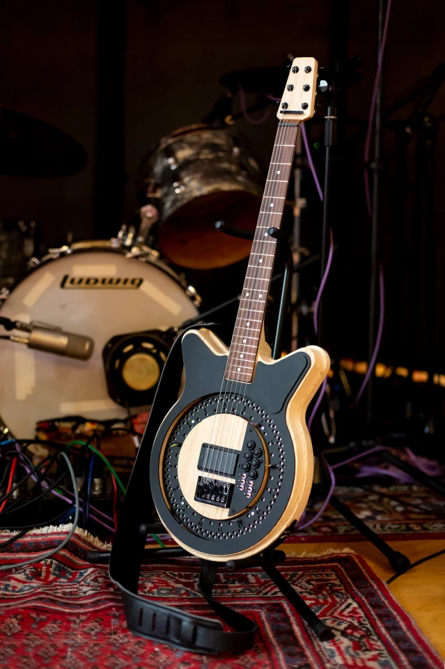 The Circle Guitar's spinning disc unit is, "in essence, a mechanical step sequencer that rotates up to 250 beats-per-minute beneath the strings"
