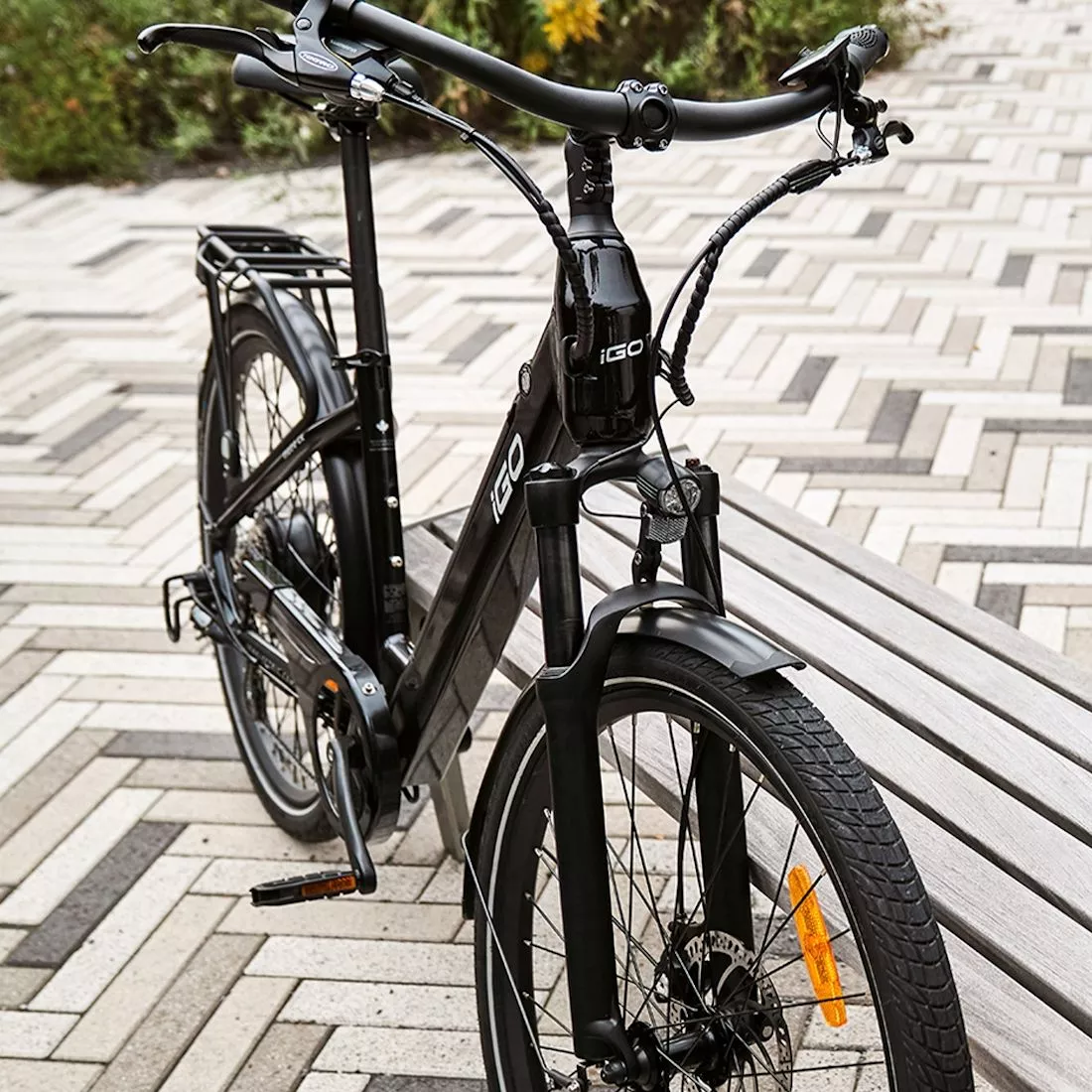 The Metro CX comes with a suspension fork for a smoother commute