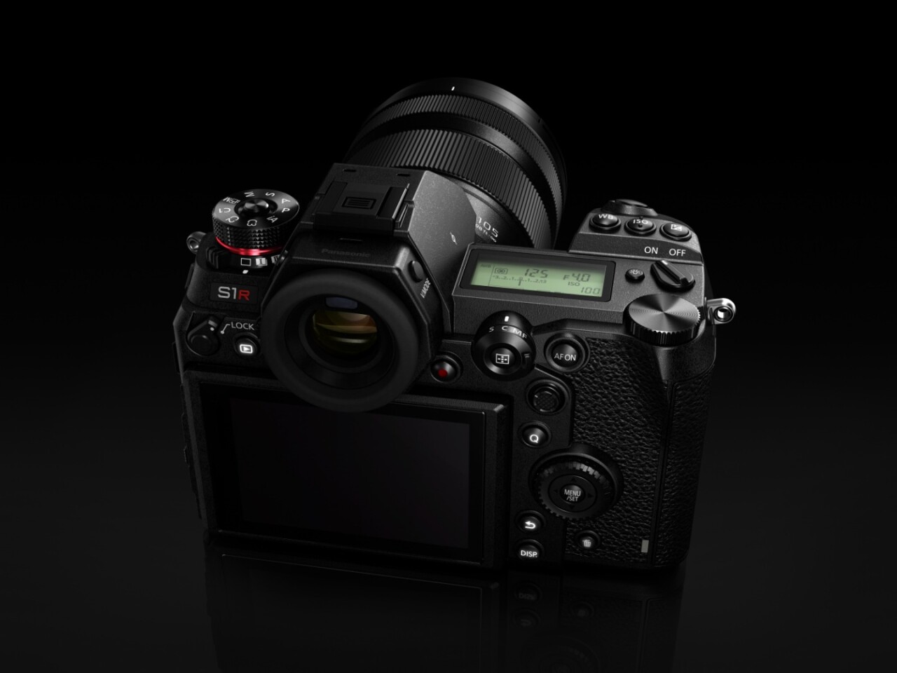 Lumix S1R: Excellent ergonomics